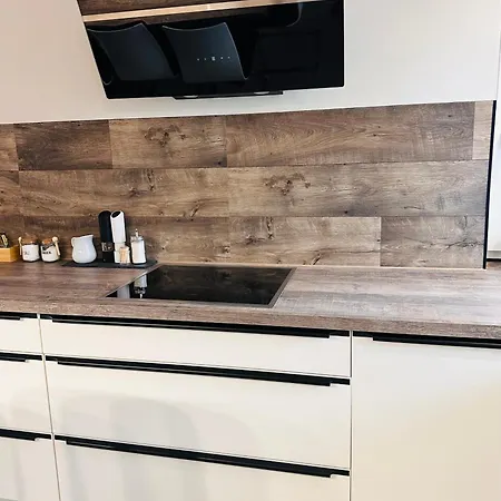 Moana House Laura 펜션 트르제삭츠