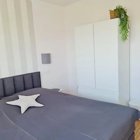 Moana House Laura 펜션 트르제삭츠