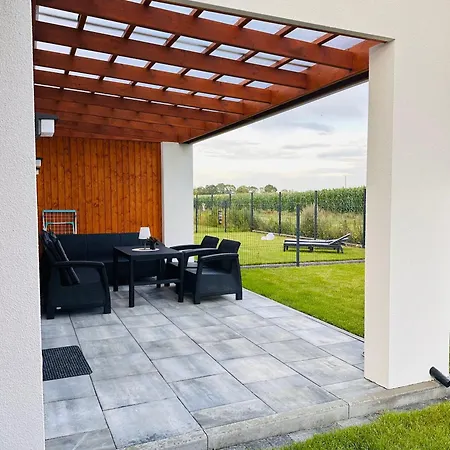 Moana House Laura * 트르제삭츠