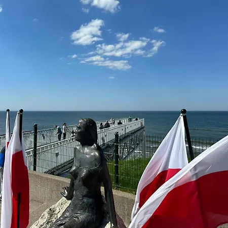 Moana House Laura Nyaraló *