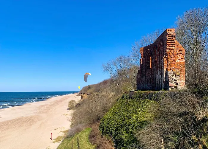 Moana House Laura Trzesacz